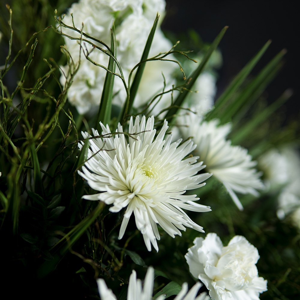 Smuteční dekorace k rakvi