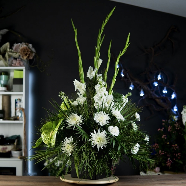 Smuteční dekorace k rakvi