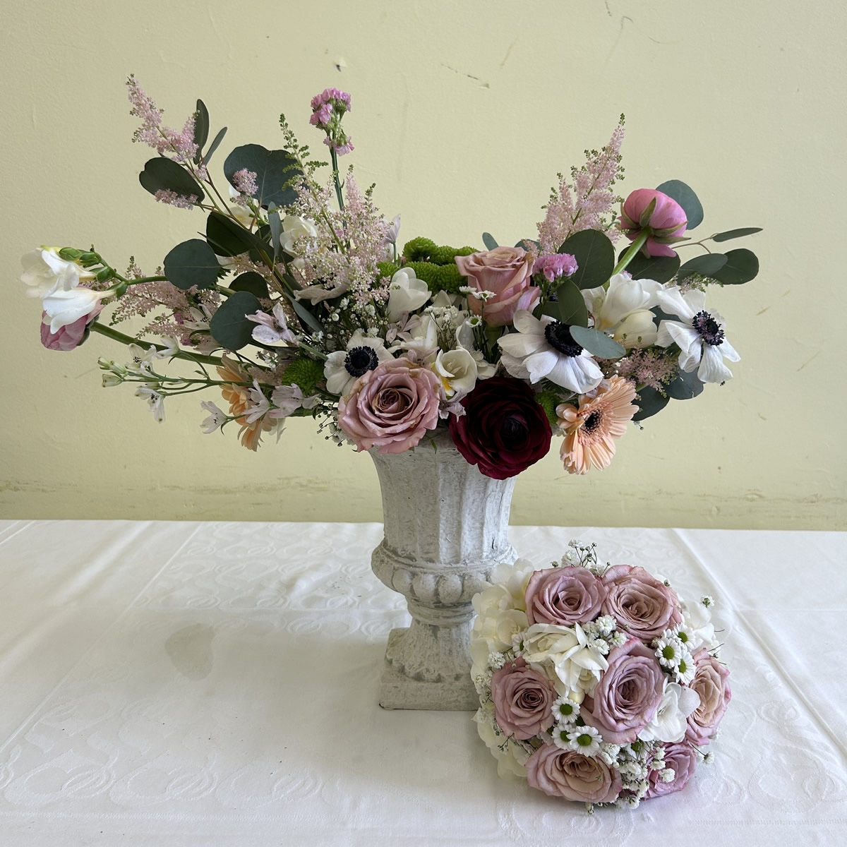 Aranžování květin do nádoby