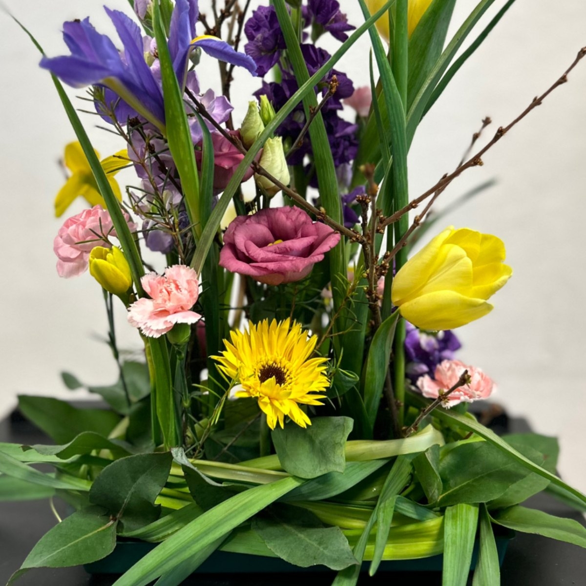 Kurz aranžování živých květin do nádoby, Ostrava, 30. 4. 2024