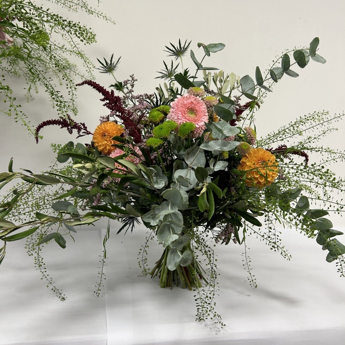 Kurz aranžování živých květin do nádoby, Ostrava, 30. 4. 2024