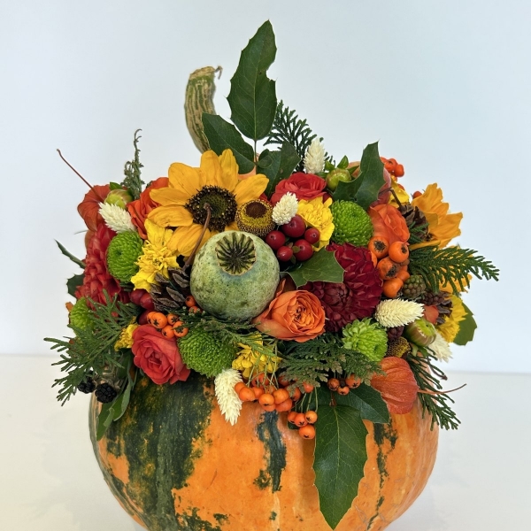 Kurz aranžování živých květin do nádoby, Ostrava, 30. 4. 2024