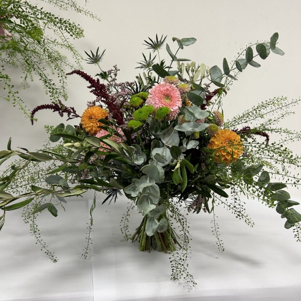 Kurz aranžování živých květin do nádoby, Ostrava, 30. 4. 2024