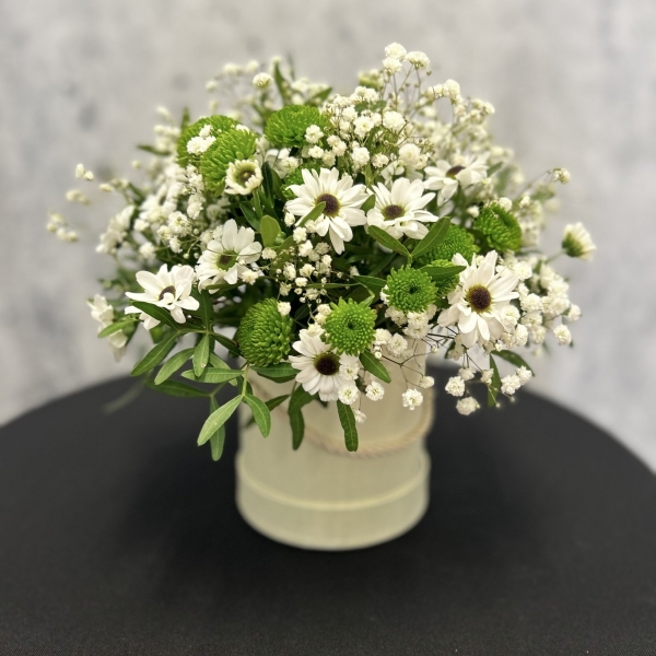 Kurz aranžování živých květin do nádoby, Ostrava, 30. 4. 2024