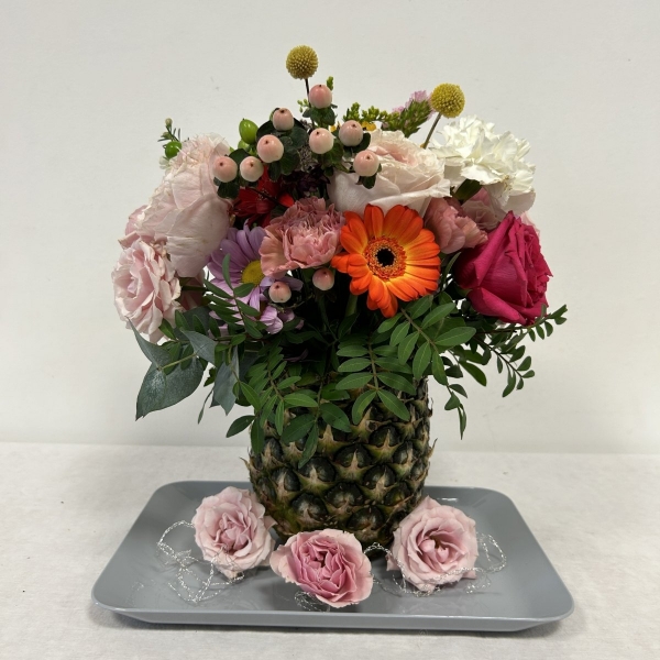 Kurz aranžování živých květin do nádoby, Ostrava, 30. 4. 2024